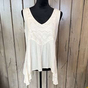 Rue21 Cream Crochet Lace V-Neck Sleeveless Tank